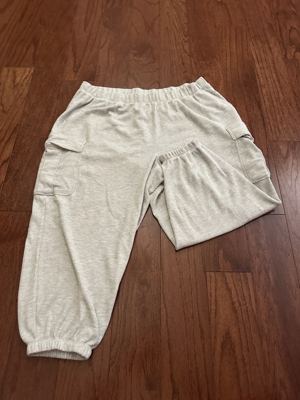 aerie Light Gray Waffle Cargo Joggers